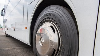 Náhledový obrázek - Bridgestone představuje pneumatiku Coach-AP 001