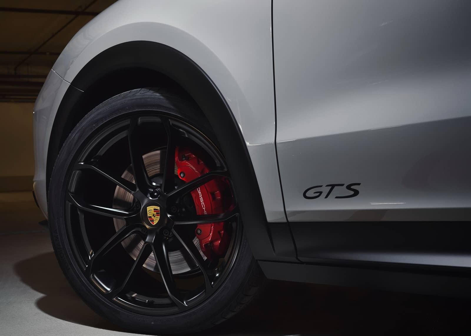 2020-06-Porsche-Cayenne_GTS_Coupe-2020-1600-0c.jpg