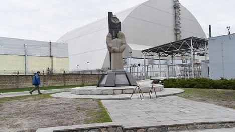 Náhledový obrázek - 31 let od havárie: Černobyl izoluje nový kryt, vydržet má 100 let