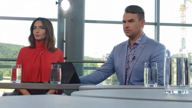 Jana Peroutková a Jakub Vácha, Zkraje