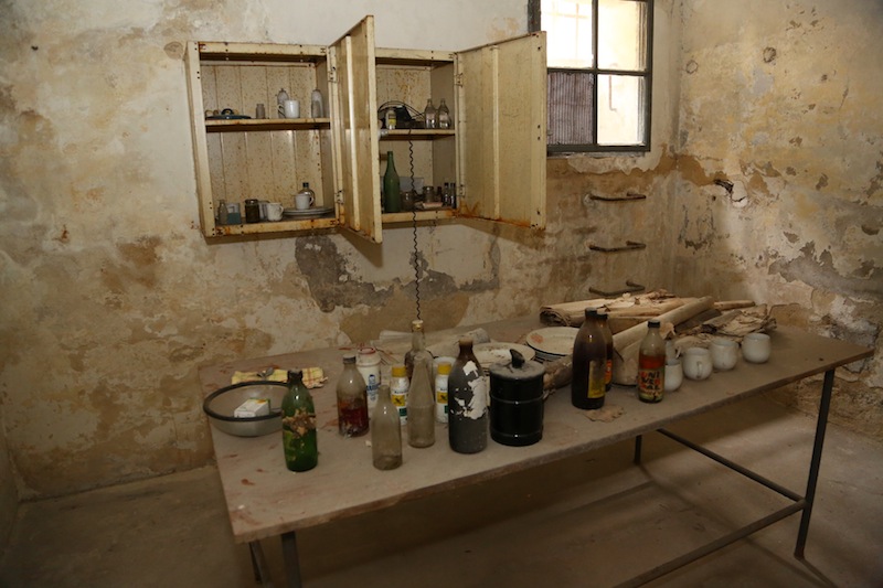 Kancelář firmy Offroadsafari vzniká v bývalém válečném krytu.