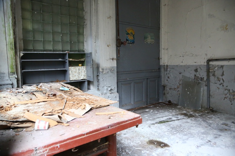 Kancelář firmy Offroadsafari vzniká v bývalém válečném krytu.