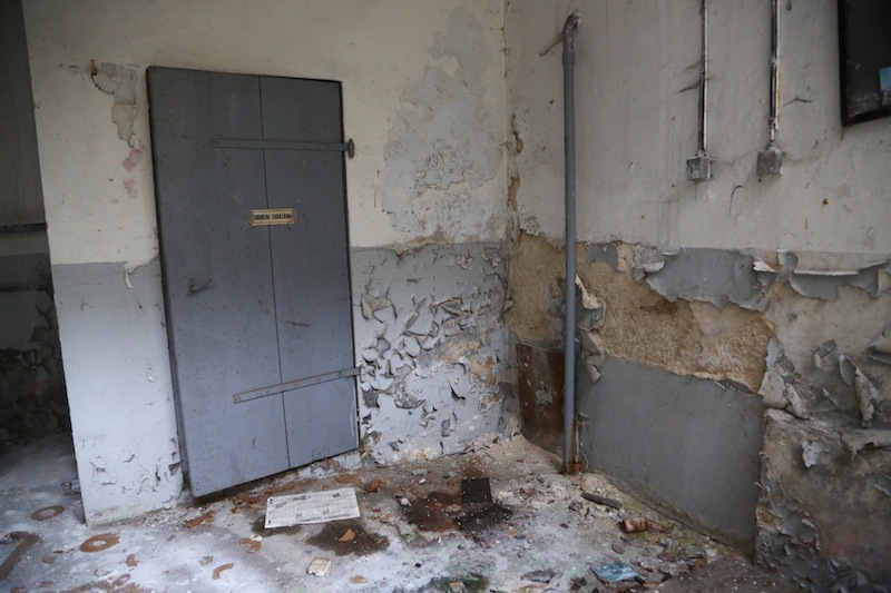 Kancelář firmy Offroadsafari vzniká v bývalém válečném krytu.