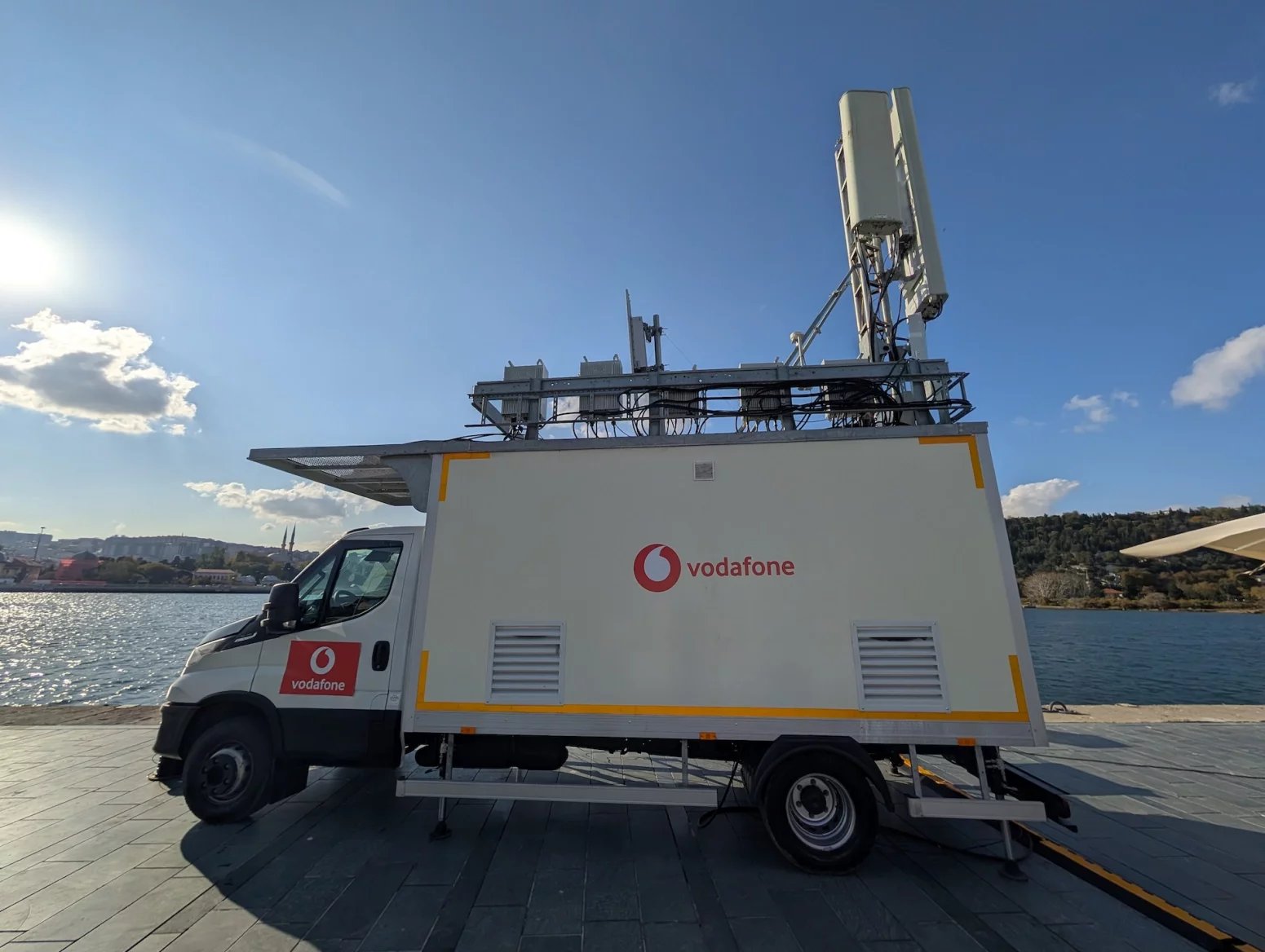 Mobilní vysílač Vodafone pro 5G Advanced (5,5G)
