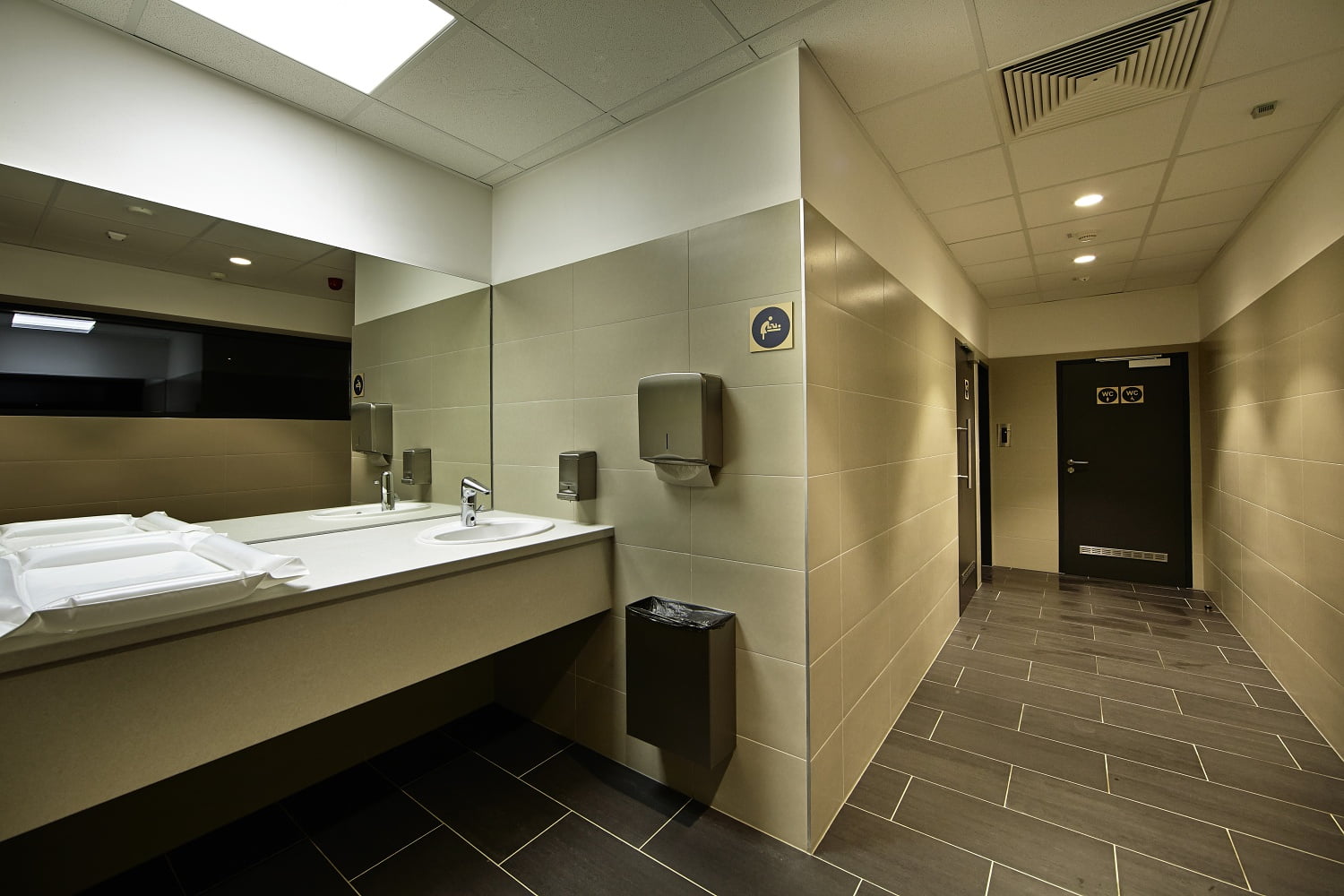 Přebalovací pult pro zákazníky