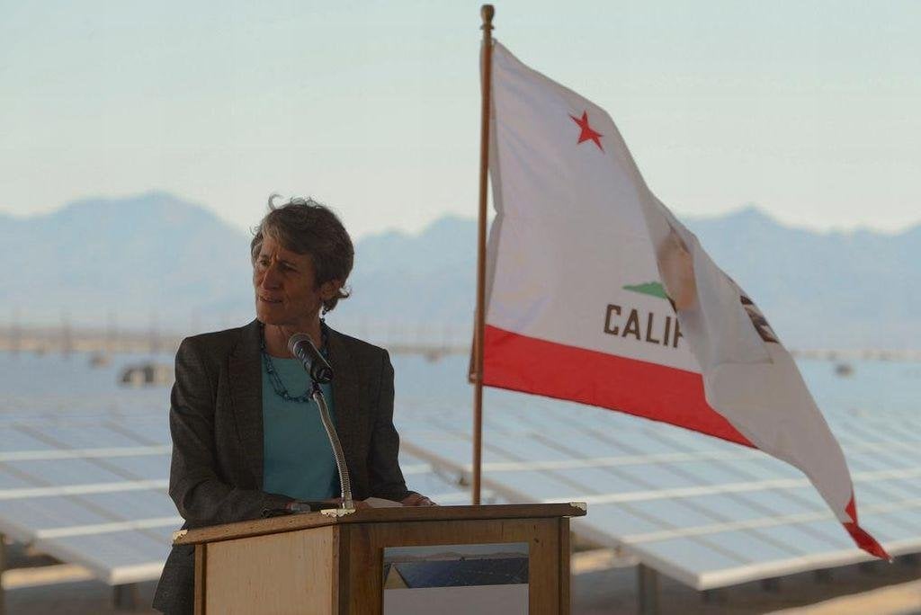 2018-09-v-kalifornii-uvedli-do-provozu-solc3a1rnc3ad-elektrc3a1r