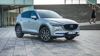 Náhledový obrázek - Mazda CX-5: V základu stejná, přesto lepší (první jízdní dojmy)