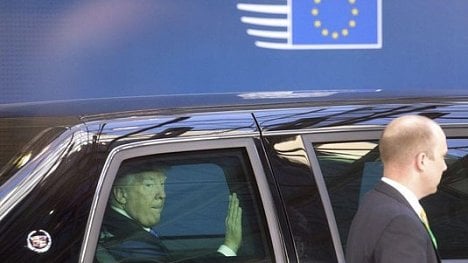 Náhledový obrázek - Trump se poprvé setkal s Tuskem a dalšími představiteli EU