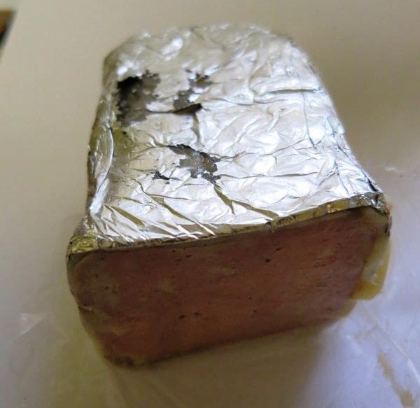 57 nálezů v kategorii nebezpečných potravin. Veronika Rýcová, Hospoda u tygra a Potraviny, Kroměříž, Játrová paštika. Výrobek zapáchal po kažení. Výrobek měl oslizlý povrch. Potravina měla neznámé datum použitelnosti.