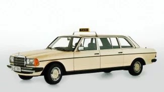 Náhledový obrázek - Svět zná své patrně nejvíce ojeté auto. Od 80. let jedno piáno najelo miliony kilometrů, ročně se u něj 50krát mění olej a stále je v provozu