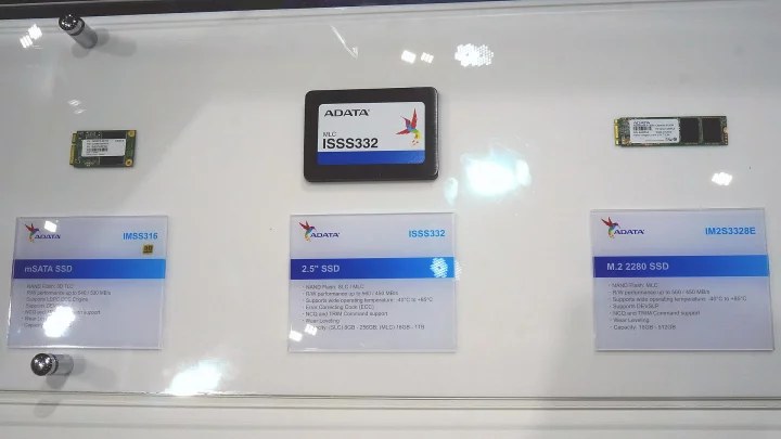 Různé Adata SSD