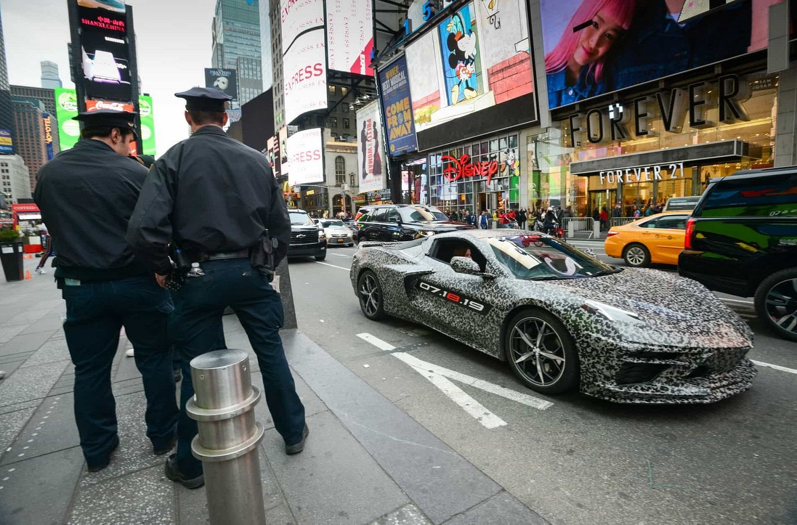 2019-07-Chevrolet-Corvette-C8_2.jpg