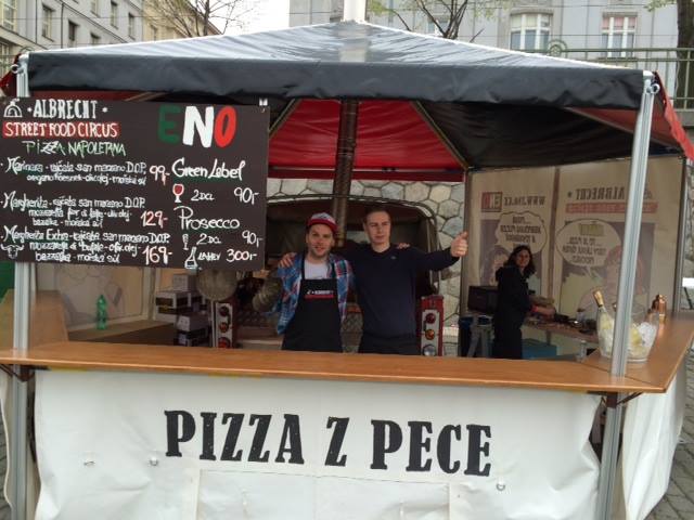 Pizza z pece