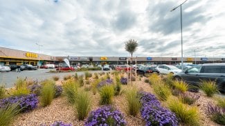 Retail park v Kozomíně