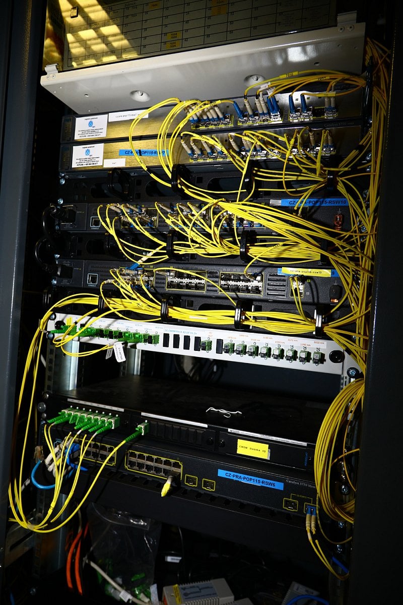 Srdce UPC v Praze. Takhle vypadá headend a dohledové centrum