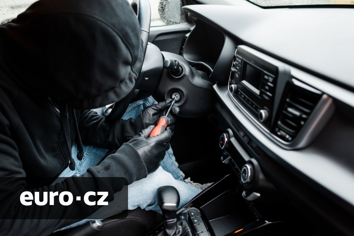 Svérázný boj se zločinem. New York rozdá vybraným obyvatelům sledovací zařízení AirTag, aby mohli najít svá ukradená auta