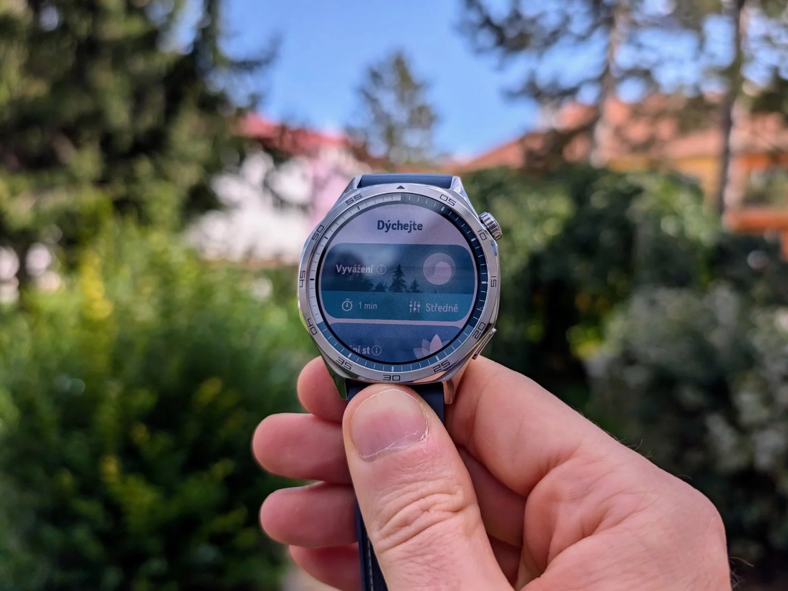 Různá dechová cvičení mohou pomoci s všudypřítomným stresem