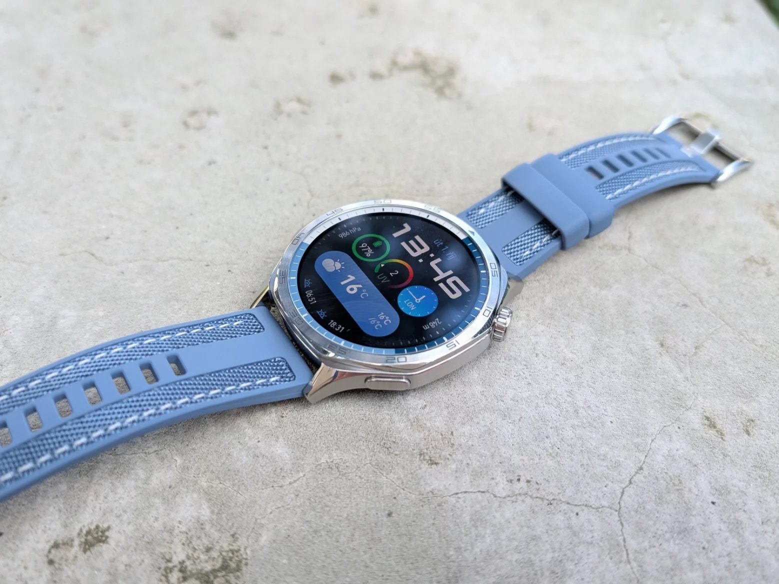 Mimo kompozitní řemínek nabízí Huawei také silikon, nylon, kůži nebo nerezovou ocel