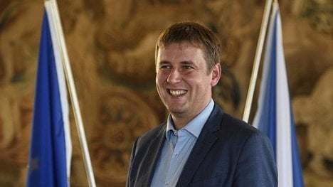 Náhledový obrázek - Sociální demokraté se postavili za Petříčka, který čelí kritice Zemana a komunistů