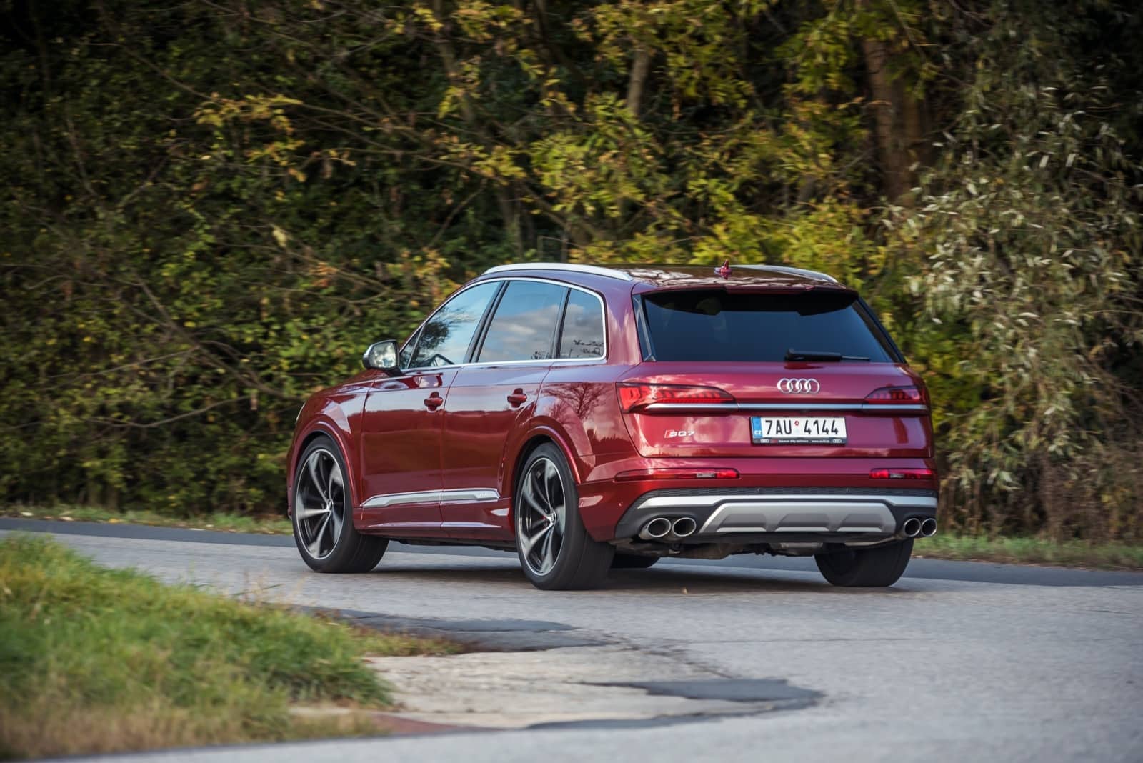 2019-11-Audi-SQ7-TDI-00007.jpg