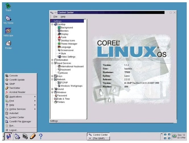 Na přelomu tisíciletí spolu intenzivně bojovaly KDE a Gnome. Tady je ukázka KDE z distribuce Corel Linux postavené na Debianu.