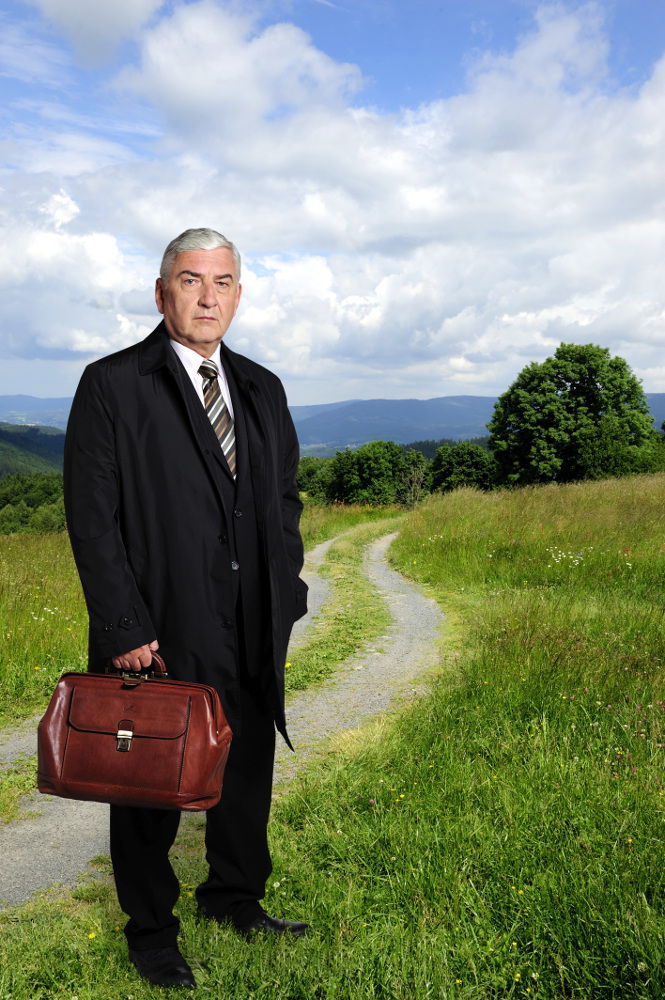 Nový česko-slovenský seriál Doktor Martin s Miroslavem Donutilem