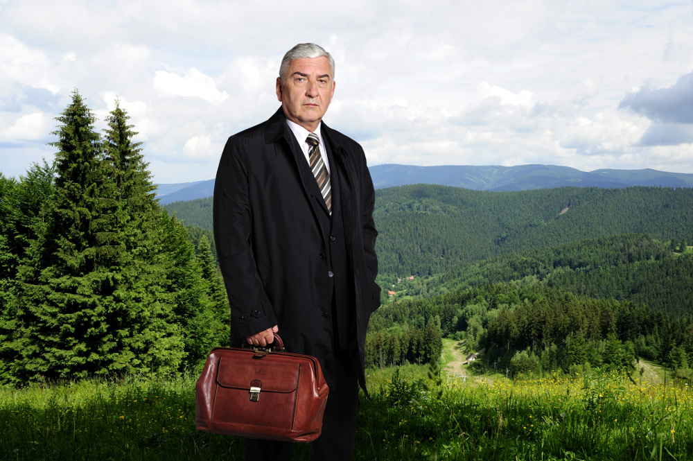 Nový česko-slovenský seriál Doktor Martin s Miroslavem Donutilem