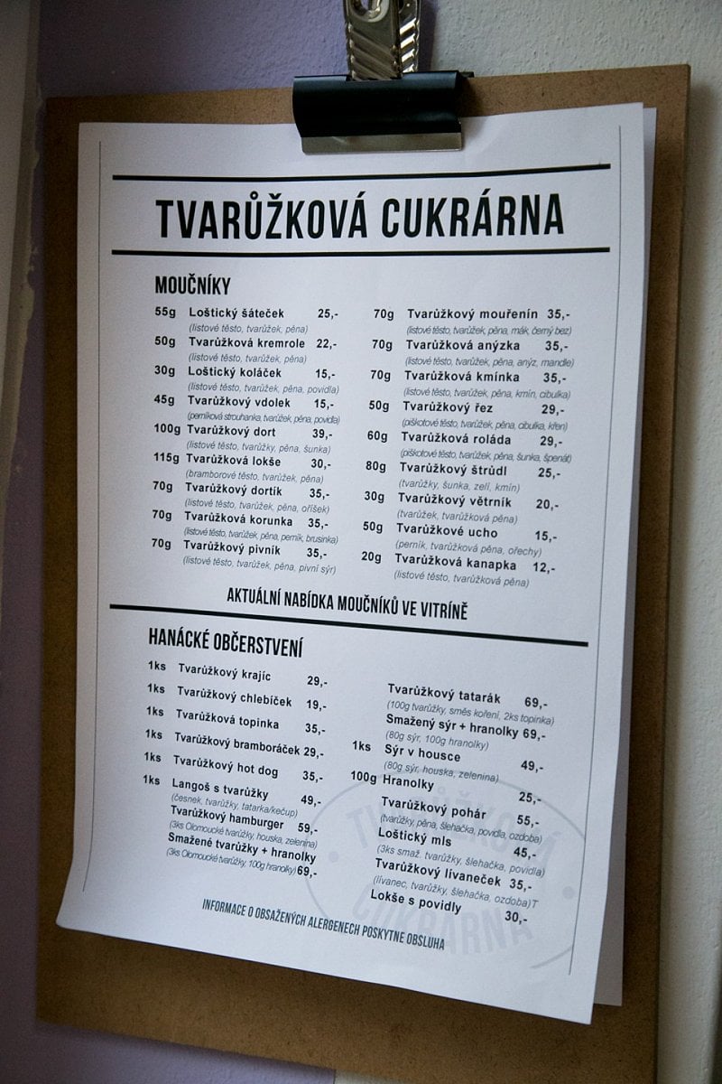 Nenabízí sladké dorty, a přece je to cukrárna. Tvarůžková