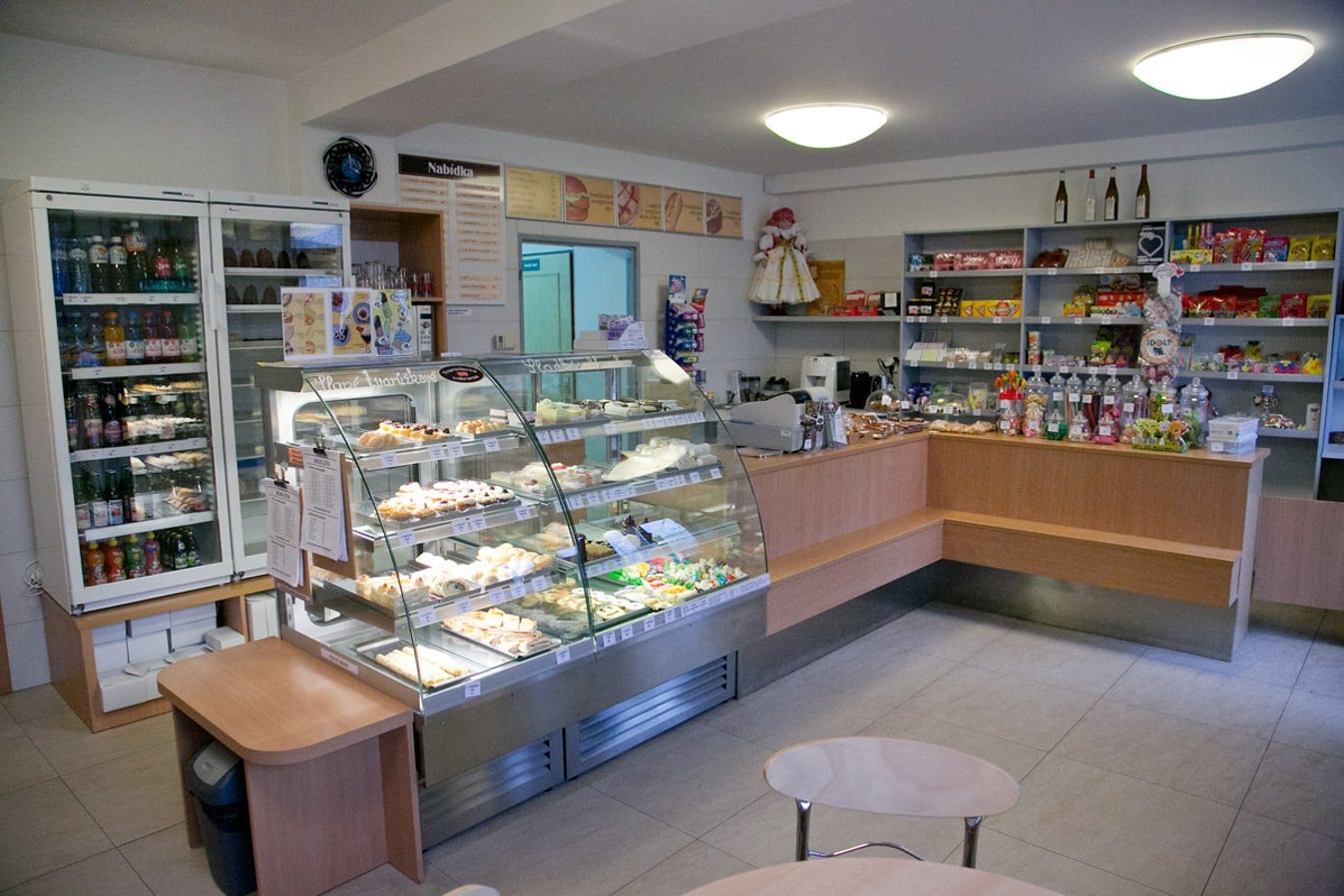 1. tvarůžková cukrárna v Lošticích