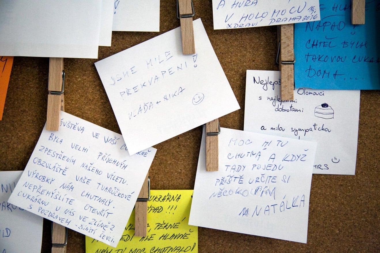 Nenabízí sladké dorty, a přece je to cukrárna. Tvarůžková