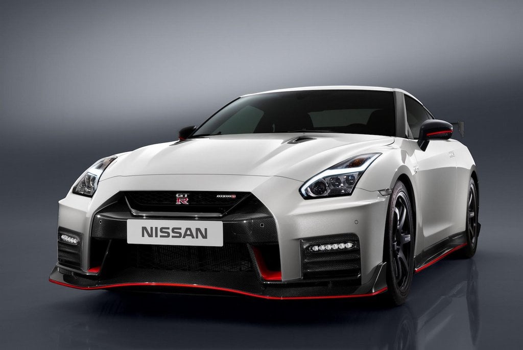 2015-10-nissan-gt-r-nismo-2.jpg