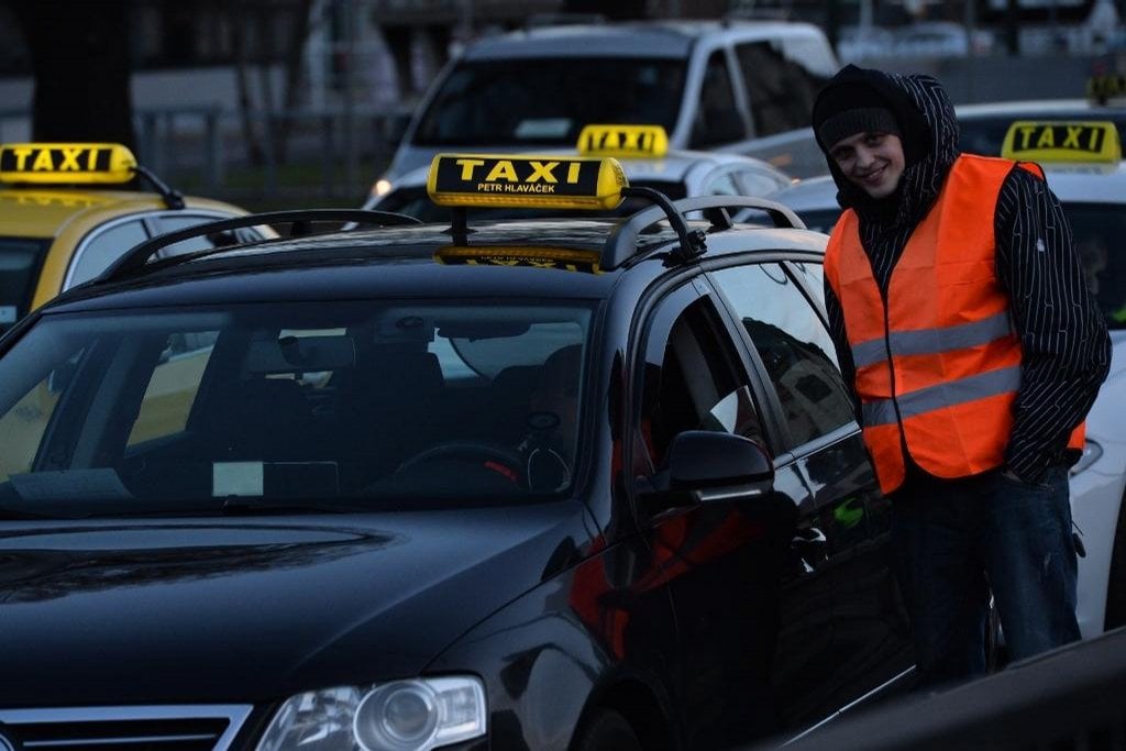 2017-07-protest-prac5beskc3bdch-taxikc3a1c599c5af-1.jpg