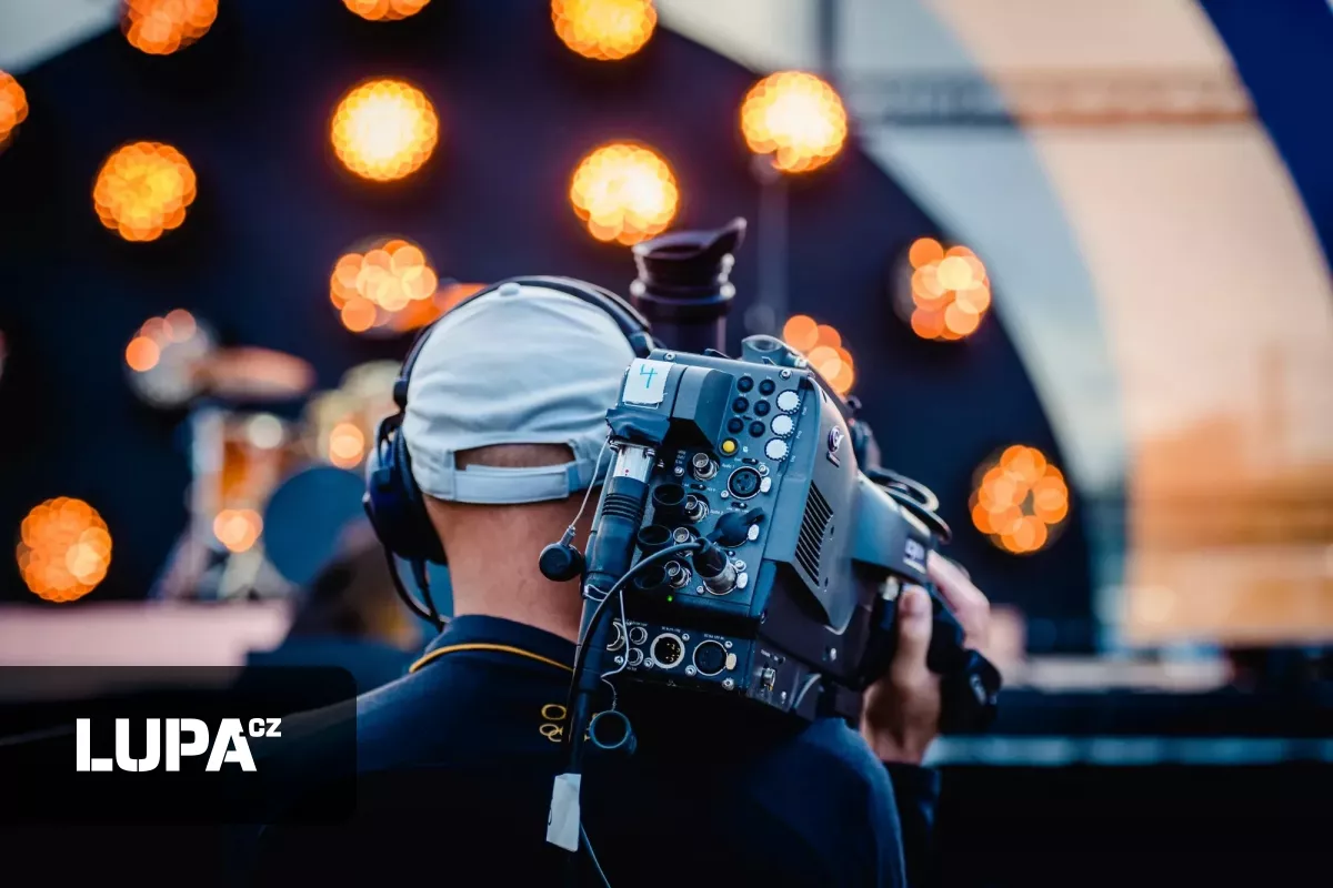 Bludiště státního rozpočtu. Jak platí televizi v Belgii, Nizozemsku a Francii