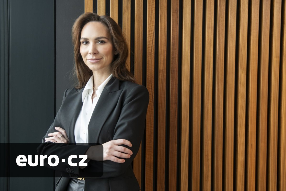 S miliardářem Tkáčem řídí vinný fond o 25 tisících lahví. Na jedné kdysi investorka Kučeráková vydělala 1,5 milionu, přesto prodej oplakala