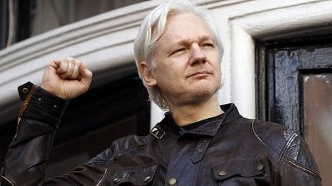 Náhledový obrázek - Britský soud bude rozhodovat o vydání Assange do USA. Tam by ho mohli uvěznit na 175 let