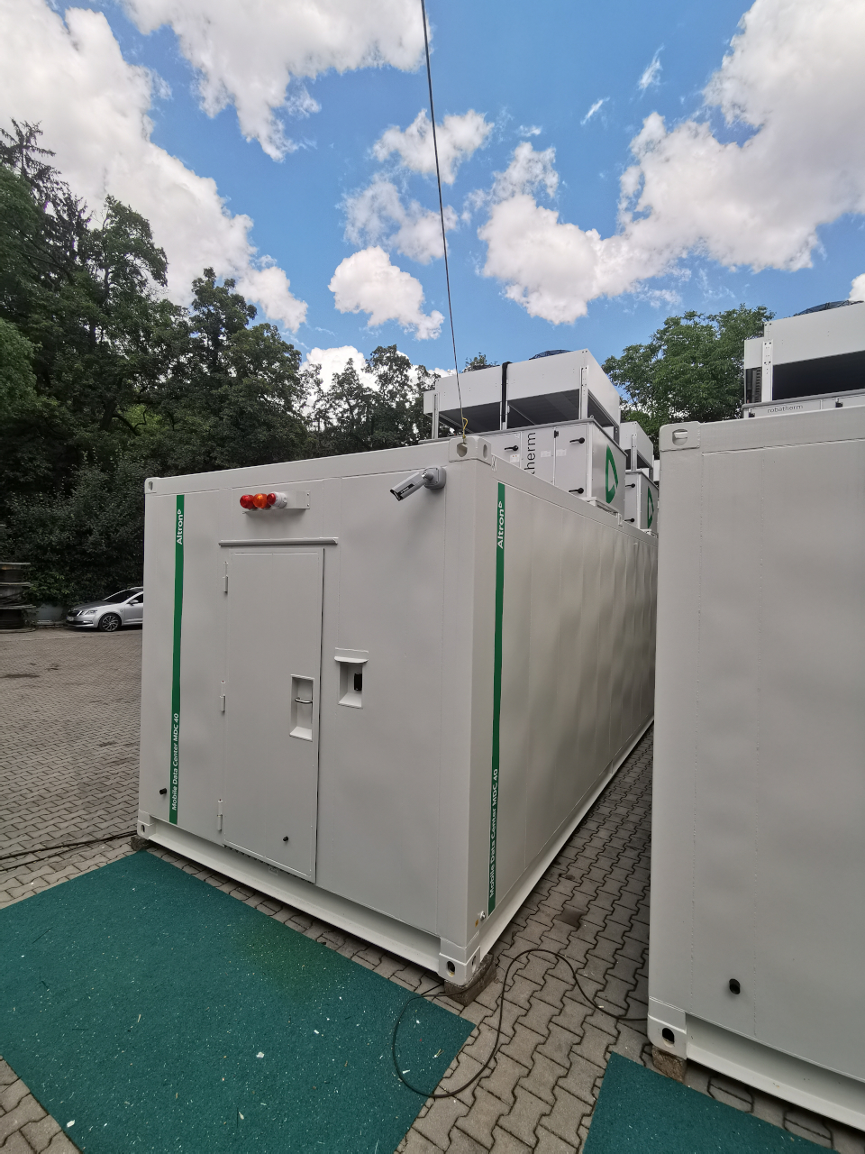 Mobilní datacentrum od Altronu určené do Abú Dhabí