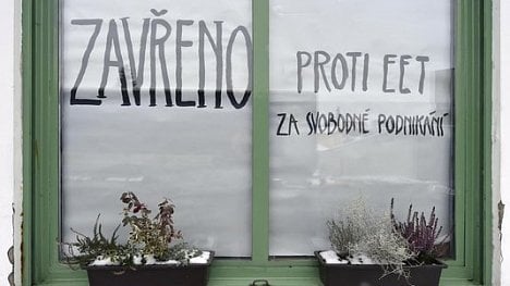 Náhledový obrázek - Proti EET demonstrovaly na Václavském náměstí stovky lidí