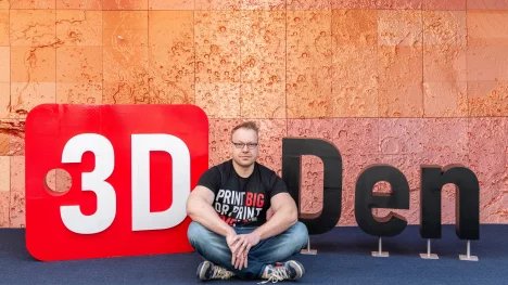 Plastové odpadky z oceánu získají nový život. Český 3DDen začal tisknout z udržitelného materiálu oPET