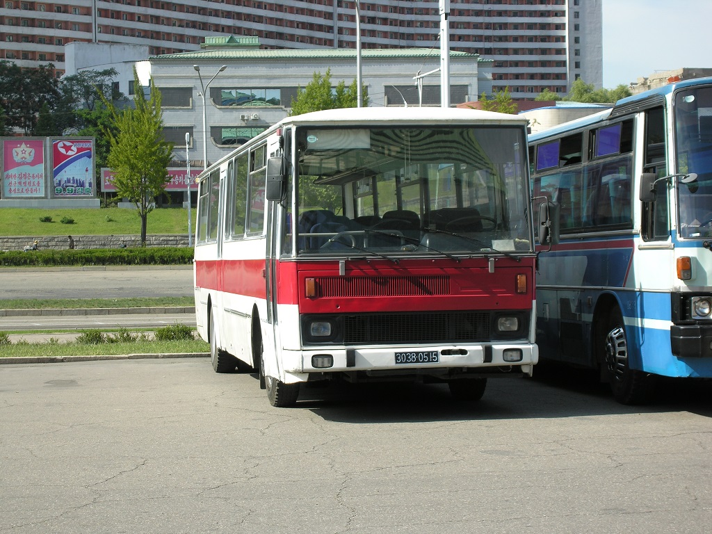 Kromě českých tramvají občas potkáte i českou Karosu.