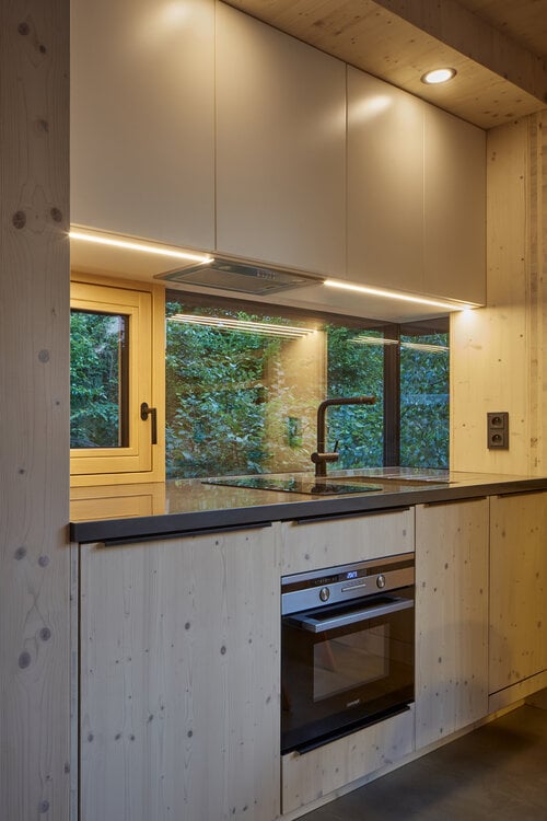 2022-01-Prodesi_Domesi_Na_Vranovske_prehrade_Chata_jako_kajuta_n