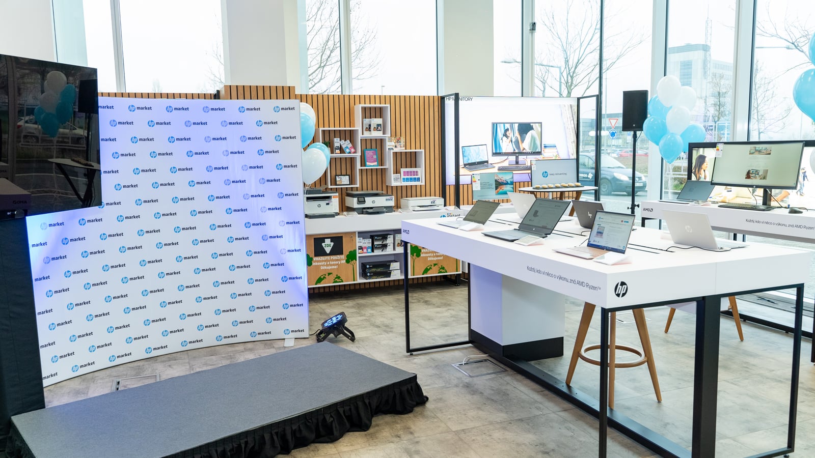 Kamenná prodejna HP v Praze