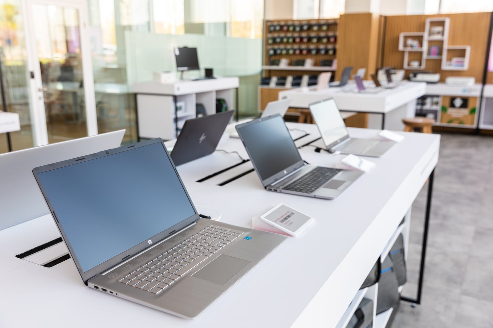 Kamenná prodejna HP v Praze