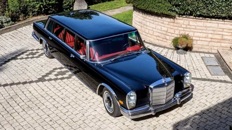 Sháníte luxusní sedan? Na prodej je Mercedes-Benz 600 Pullman po africkém diktátorovi