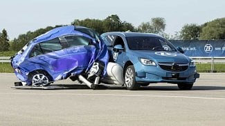 Náhledový obrázek - Konec vážných nehod při bočním nárazu? Firma ZF představuje externí boční airbag