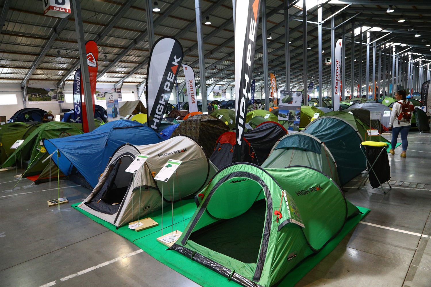 K létu patří kempování. Jaká je nabídka turistického vybavení?