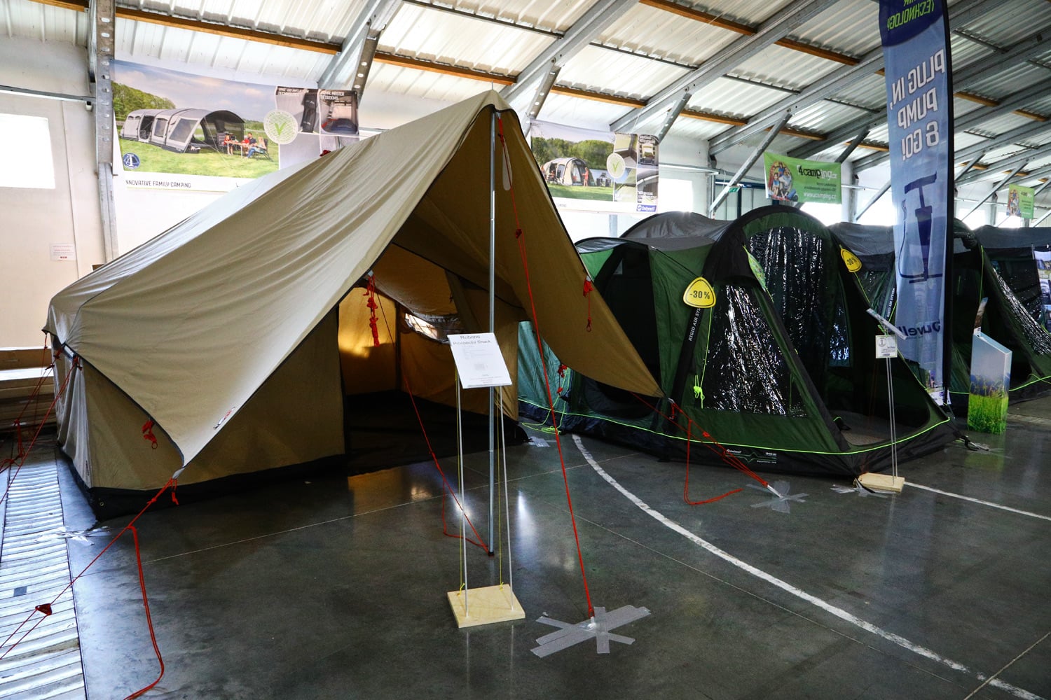 K létu patří kempování. Jaká je nabídka turistického vybavení?