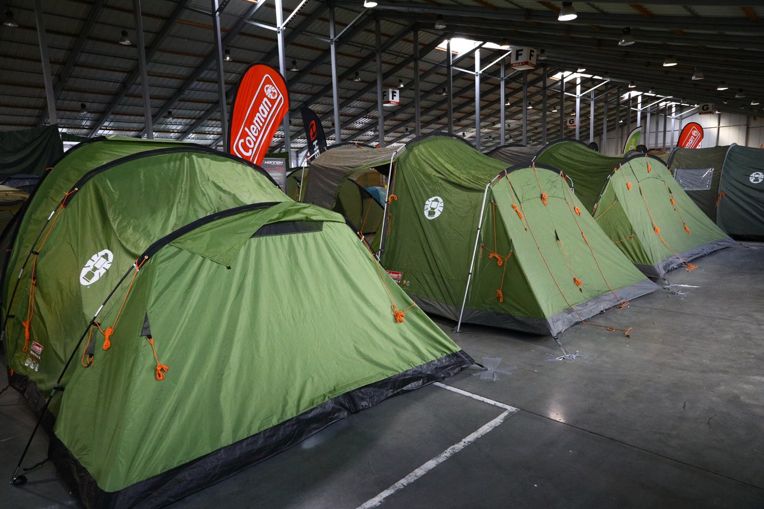 K létu patří kempování. Jaká je nabídka turistického vybavení?