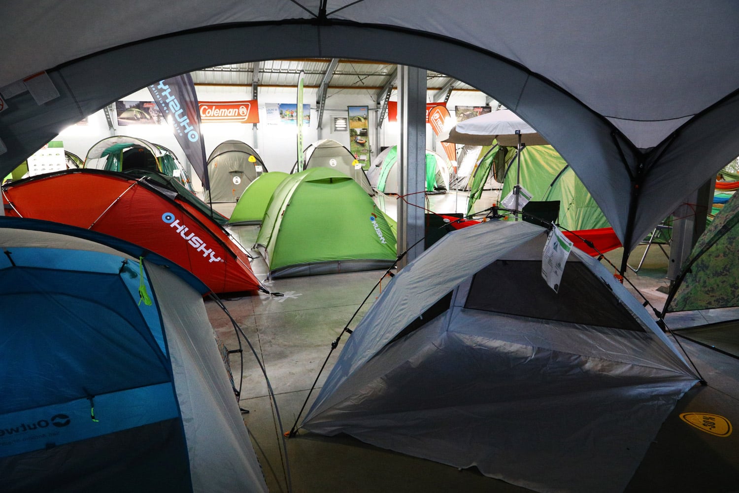 K létu patří kempování. Jaká je nabídka turistického vybavení?