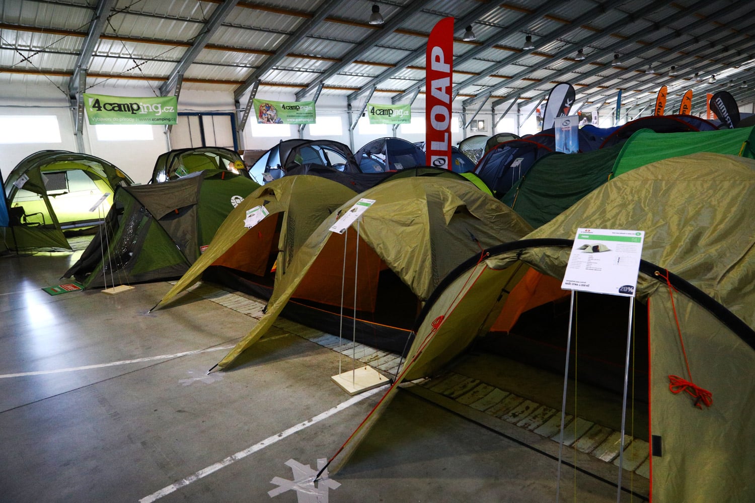 Nejlevnější stan je letos za 449 Kč a nejdražší za 37 999 Kč.