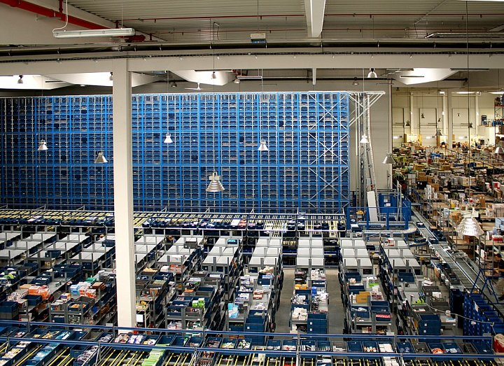 Pohled do útrob logistického centra.